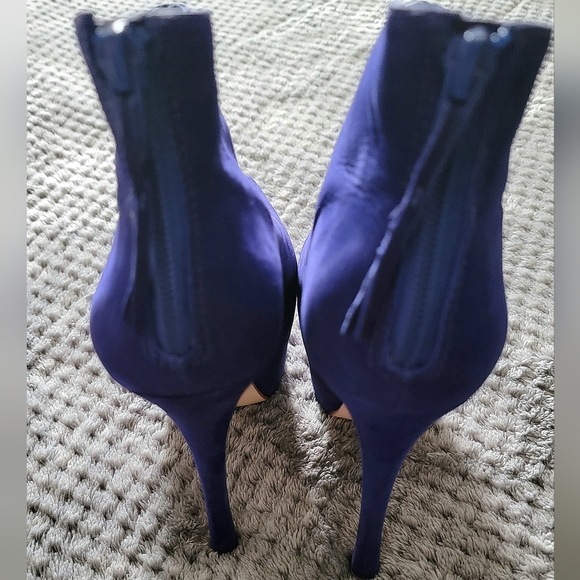 Esdra Leather Heel Booties "New" - Picture 4 of 7